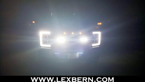 ford-super-duty-grille-light-bar-lights-on